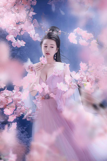 日韩看人人肉肉日日摸