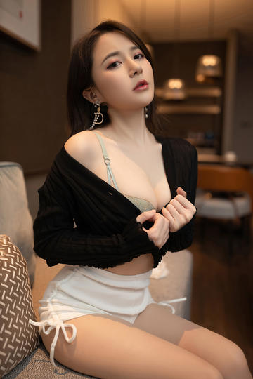 路人甲的我，拐走捡垃圾吃的男主